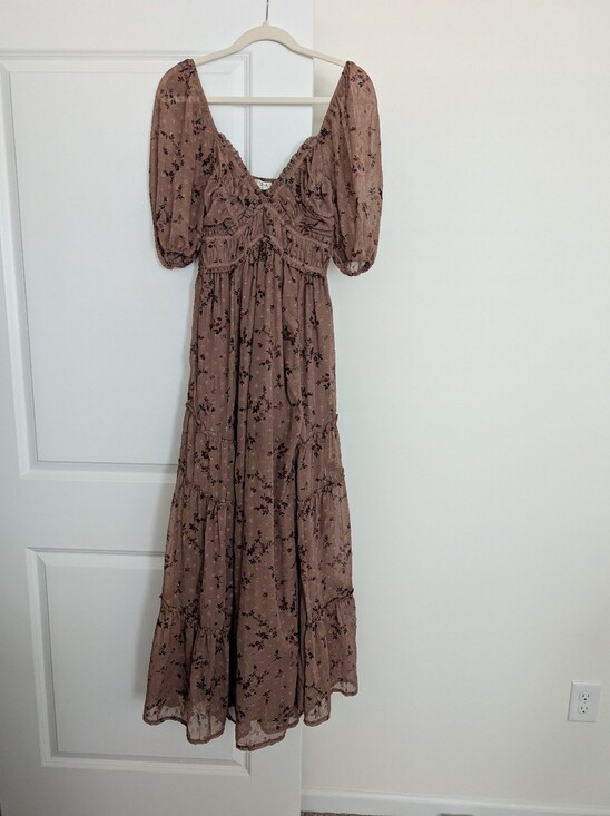 Storia Dresses & Skirts - Storia Mauve Floral Puff-Sleeve Maxi Dress Size s